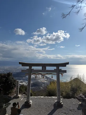 天空へと続く鳥居