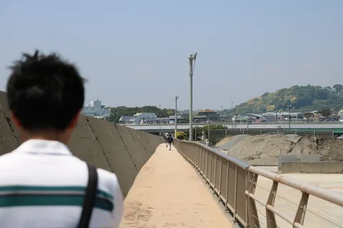 青空の下、一人旅の始まり