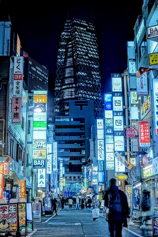 この道、どこまで看板続くの？