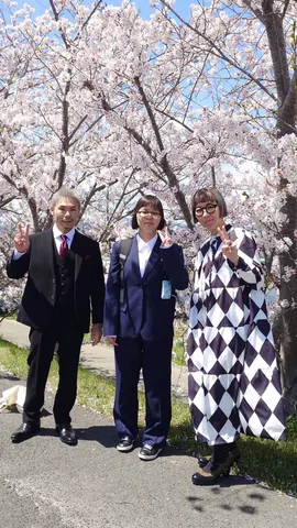 春爛漫！桜とピースサインの瞬間