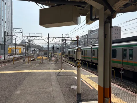 日常を切り取る、鉄道駅の風景