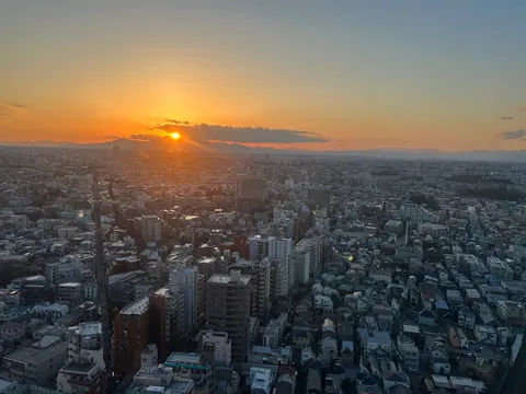 夕映えに沈む街並み