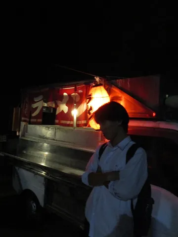 夜風に灯る提灯の温度