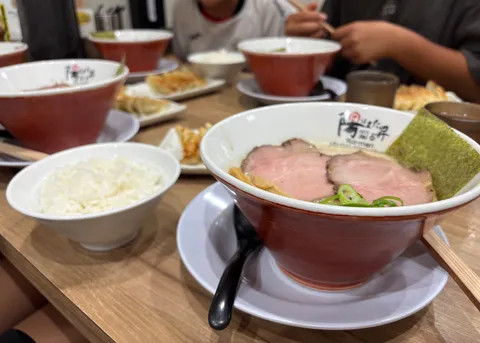 ラーメンと餃子の幸せな食卓