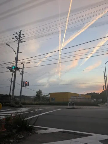空に描かれた未来への道標