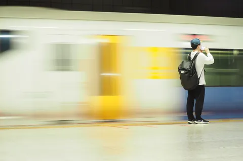 激走列車、狙うはスマホのファインダー