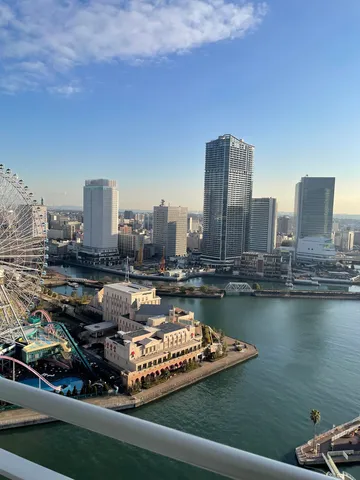 空と水、そして都市の鼓動