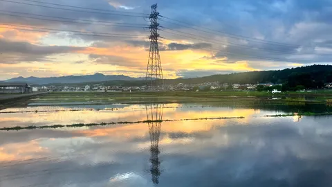 夕焼けと水平線の静寂