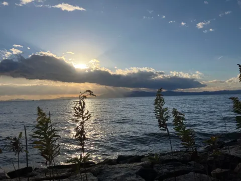 雲間から差し込む光