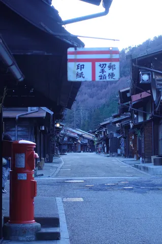 古き良き郵便局前