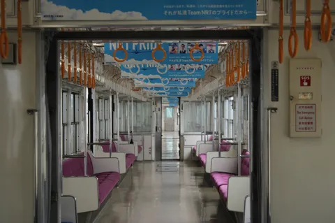 旅立ちを待つ、静かな車内