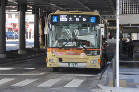 日常を切り取る、バス停の風景