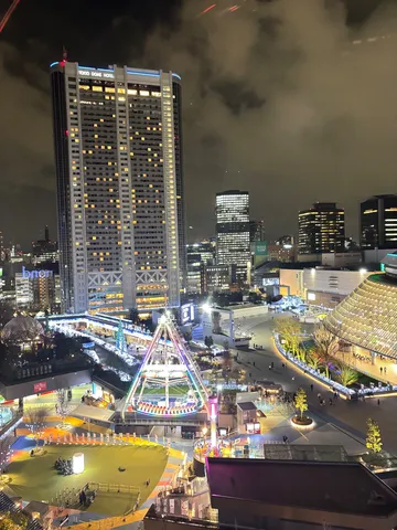 煌めく都市のナイトライフ