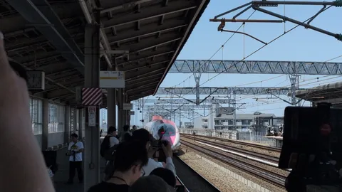 万感の思いを乗せて、列車は行く