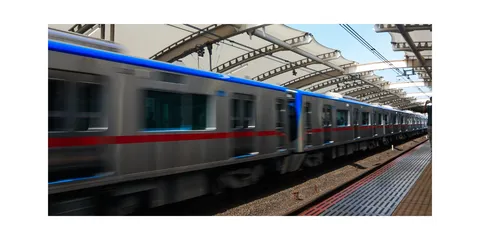 速さを纏う列車