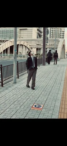未来を見上げる、決意の横顔