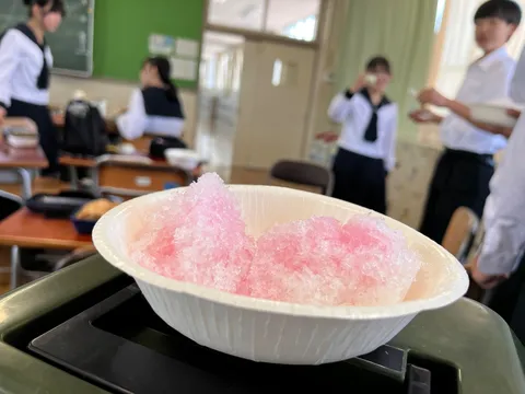 教室に現れた、甘くて冷たい夢