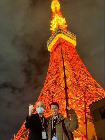 東京タワーと二人、夜景に映える