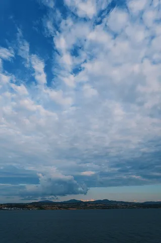 静寂の海と空の境界線