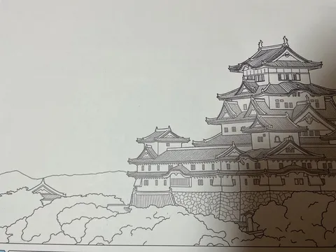古城の佇まい、静寂の筆致