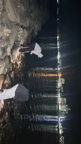 夜景と釣り人