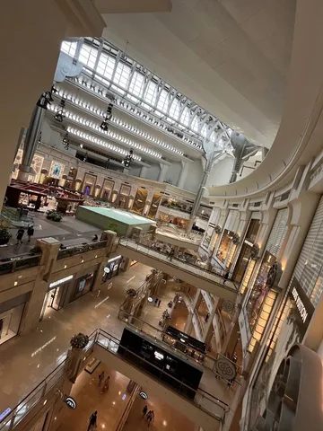 ラグジュアリーが彩る多層空間
