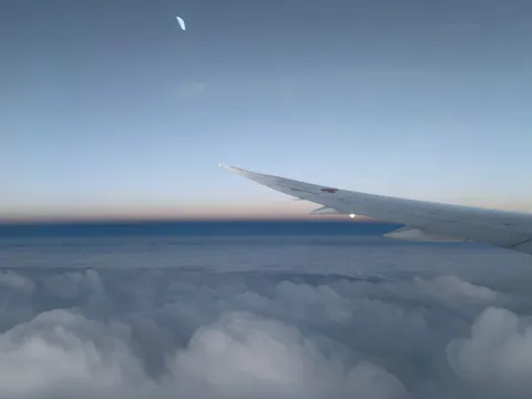 空と翼と三日月