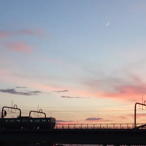 夕暮れの空鉄路