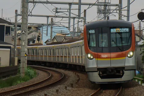 カーブを駆ける鈍行列車