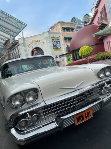 煌めく車と映画の世界