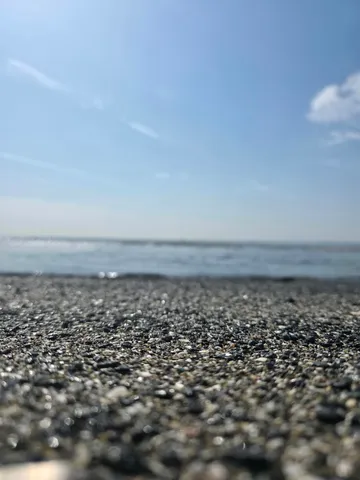 足元から広がる夏の海