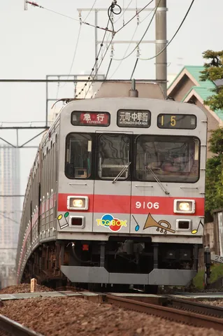 急行電車、異国情緒と音楽の予感