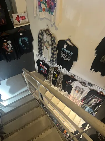階段と古着の出会い