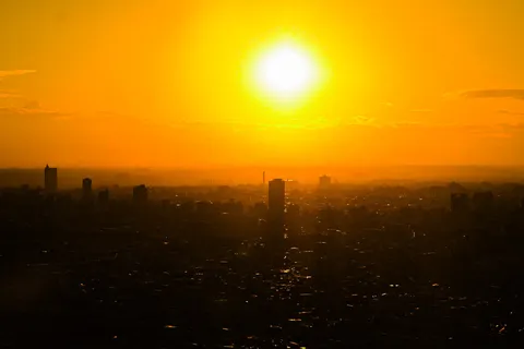 夕暮れ都市の響き