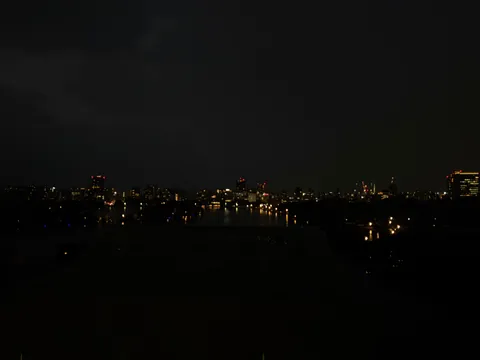 夜景に灯る街の光