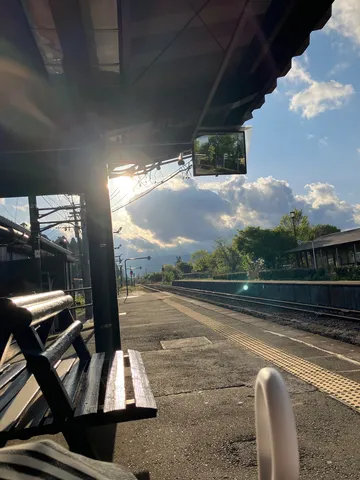 夕暮れ時、旅立ちの気配