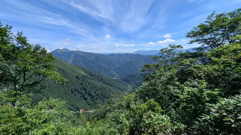 山並みと青い風の声