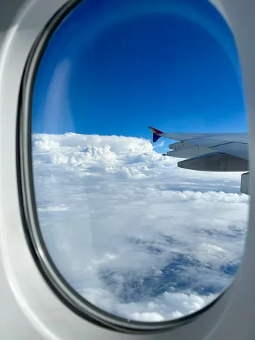 雲海を越える空の旅