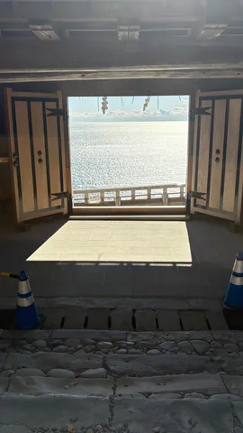 海が開く扉の風景
