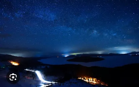星降る夜、静寂の湖