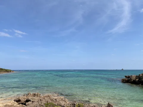 静謐なる海辺の光景