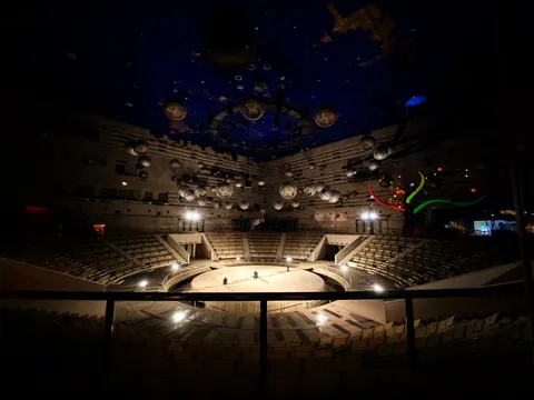 神秘的な宇宙劇場