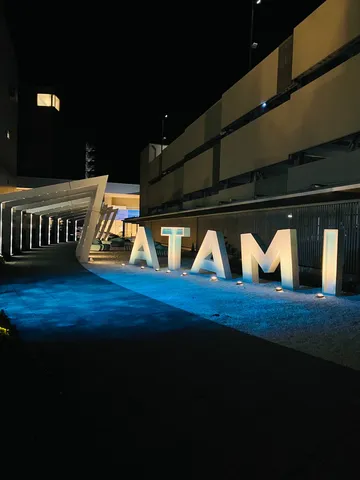 夜の帳に浮かぶ言葉