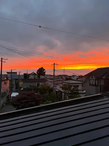 夕焼けに染まる街並み
