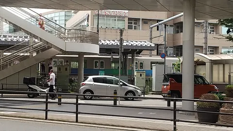 日常の一コマ、電車と街並み