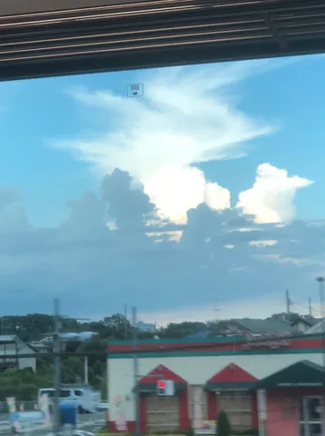 青空と雲のコントラスト