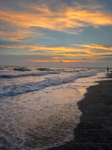 夕景の海辺の記憶