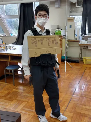 箱と装備で浮かぶ空気感