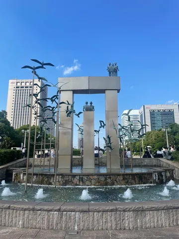 青空と鋼のアーチ