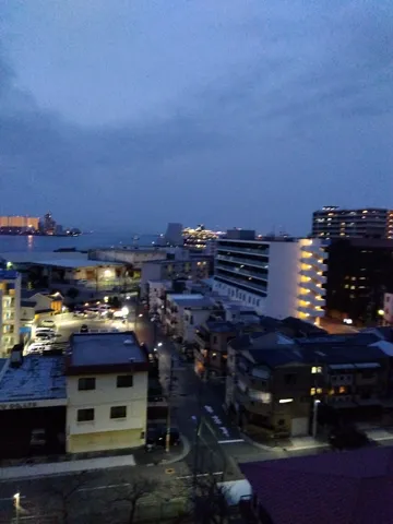 夜の帳が下りる街
